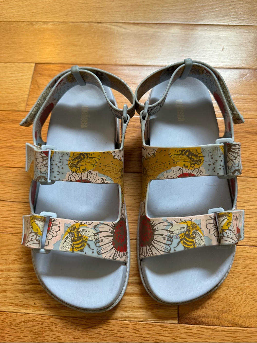 Melissa Jelly Floral Bee Print Sandals – Women’s Size 9 🐝🌼